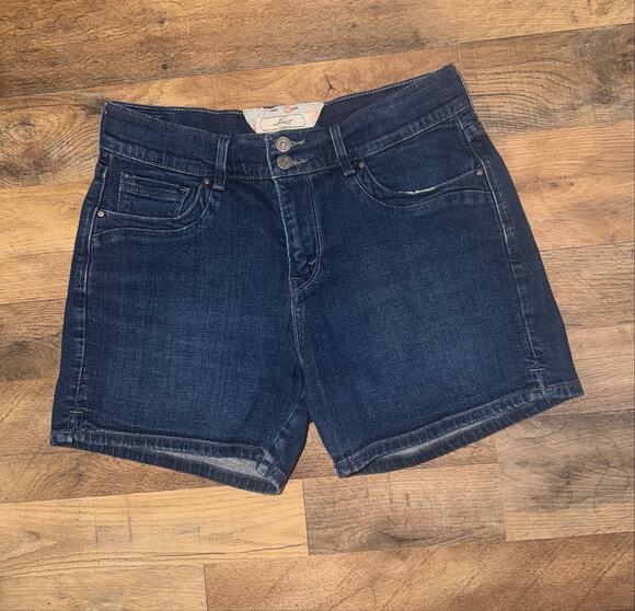 Levi’s Pants - Levi’s women’s blue jeans shorts